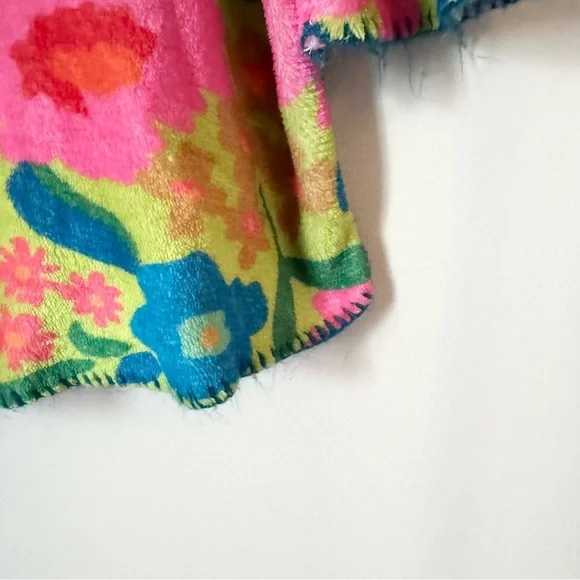 Natural Life Floral Hooded Plush Poncho One Size - Picture 8 of 14